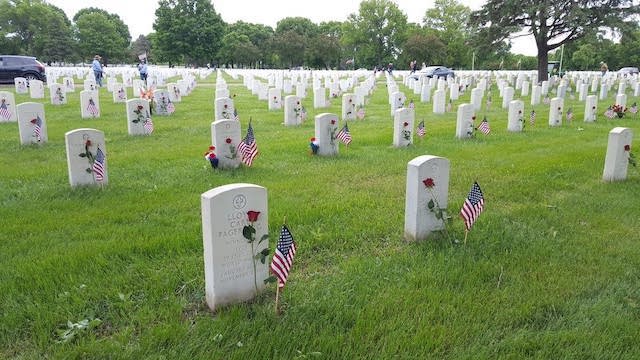 Flowers For Grave Site Memorial: Fort Snelling Cemetery Flowers